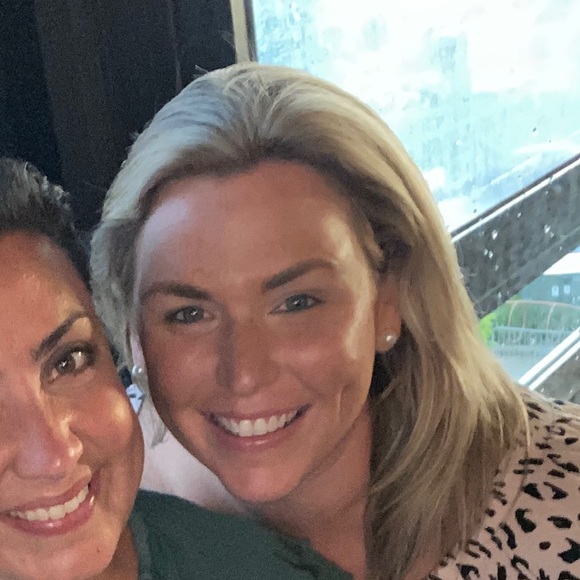 Meet your Posher, Liz - Picture 1 of 1